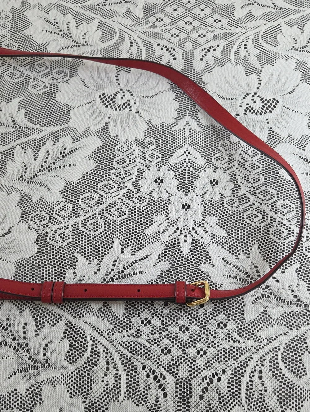 Vera Bradley Alexa Red Pebbled Leather Crossbody Shoulder Bag Adjustable Strap